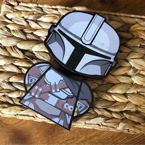 Star Wars: The Mandolain bobble head wood sign.